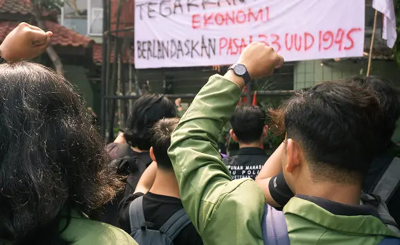 Kritis Mengawal Isu